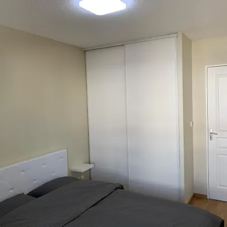 F2 Renove Lumineux Dans Residence Avec Balcon Et Parking Talange Exterior foto
