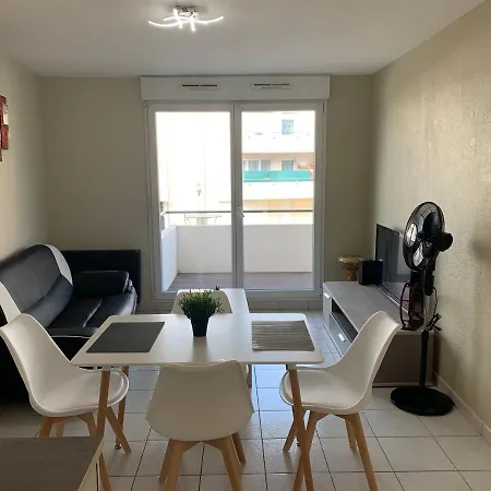 F2 Renove Lumineux Dans Residence Avec Balcon Et Parking Talange Exterior foto